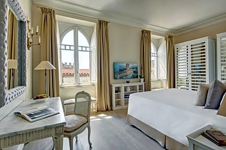 Executive Junior Suite