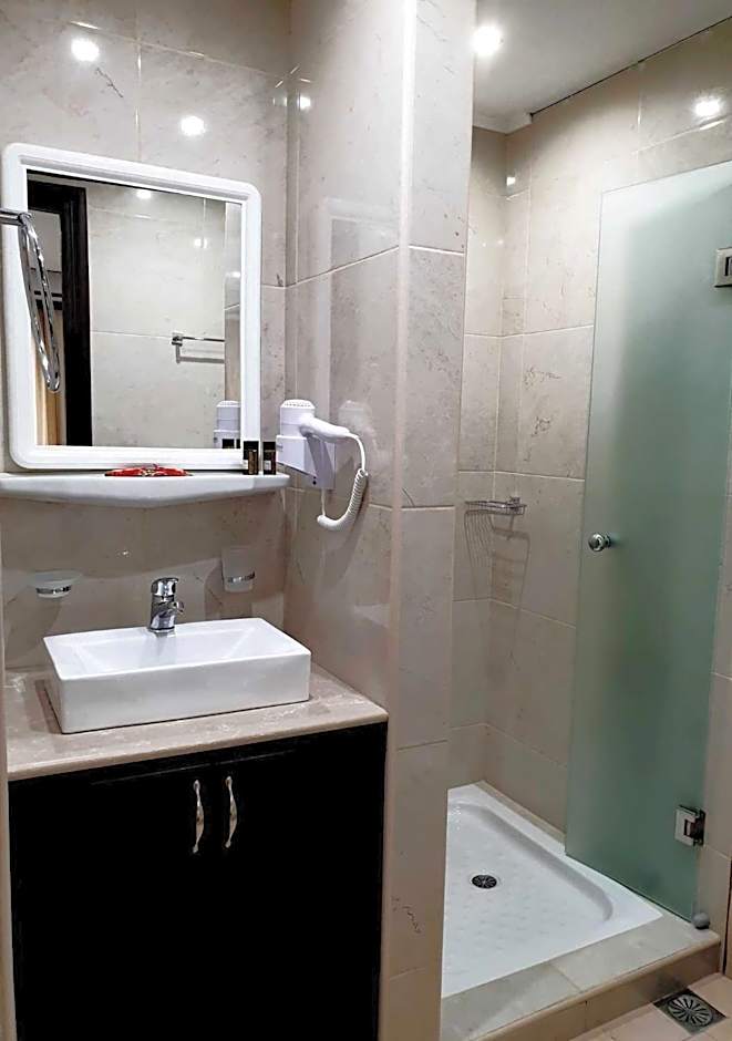 24 Seven Boutique Hotel