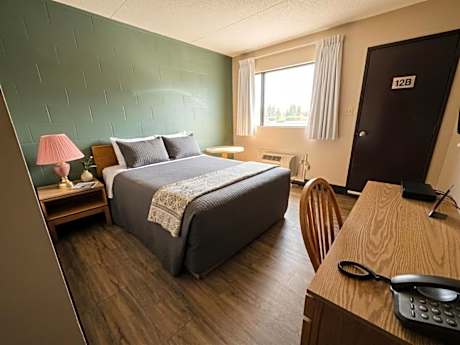 Queen Room