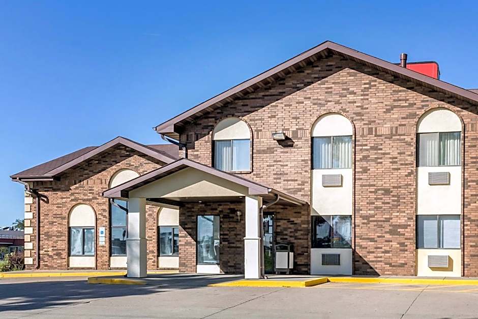 Econo Lodge North