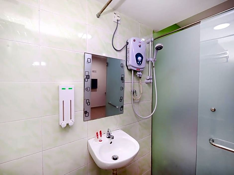 OYO 816 Hotel De Kiara