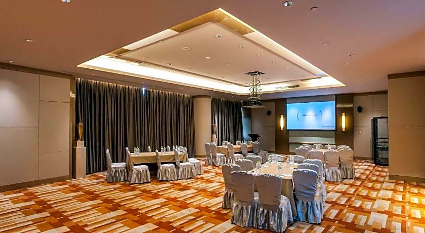 Pullman Linyi Lushang Hotel