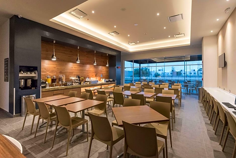 Microtel Inn & Suites by Wyndham Guadalajara Sur