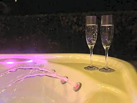 Leen & Bruno's NamaStay