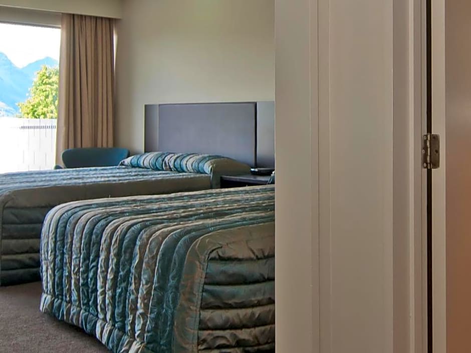Copthorne Hotel & Apartments Queenstown Lakeview