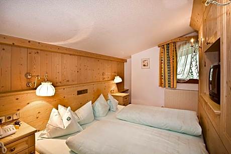 Junior Suite with Garden View