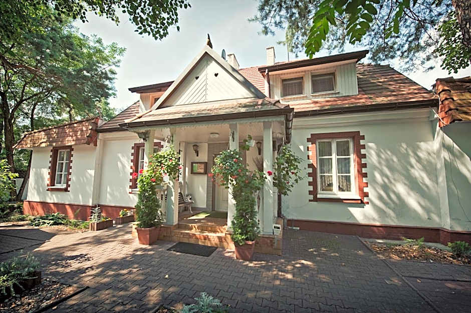 Dworek Pokoje Gościnne