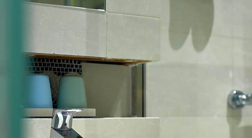 Ole Tai Sam Un Hotel