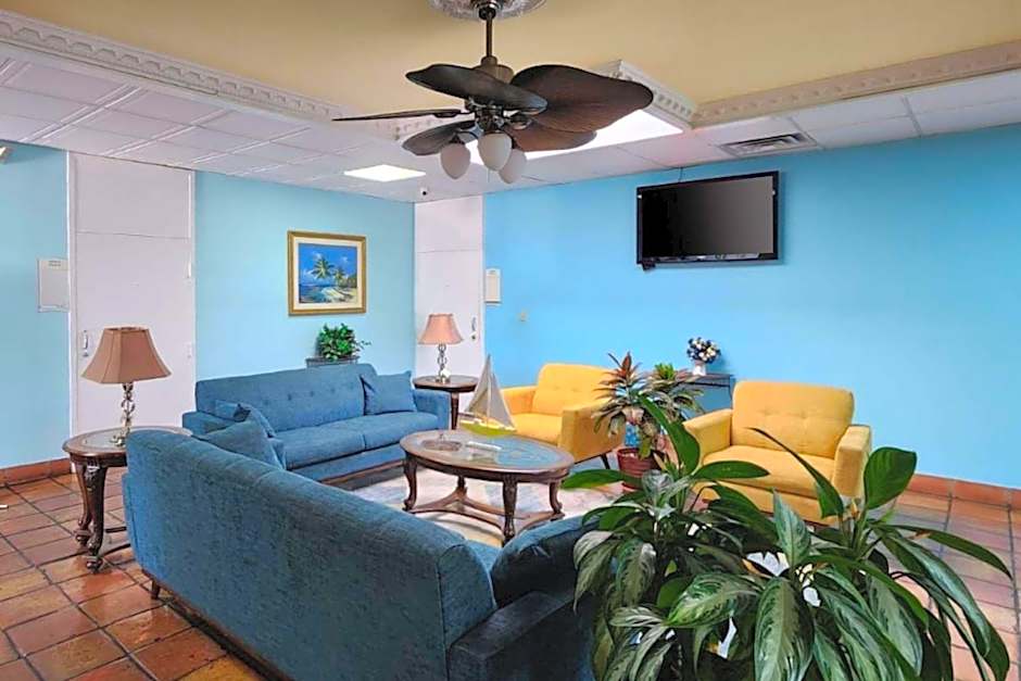 Quality Inn & Suites Gulf Breeze Bayside near Pensacola Beach