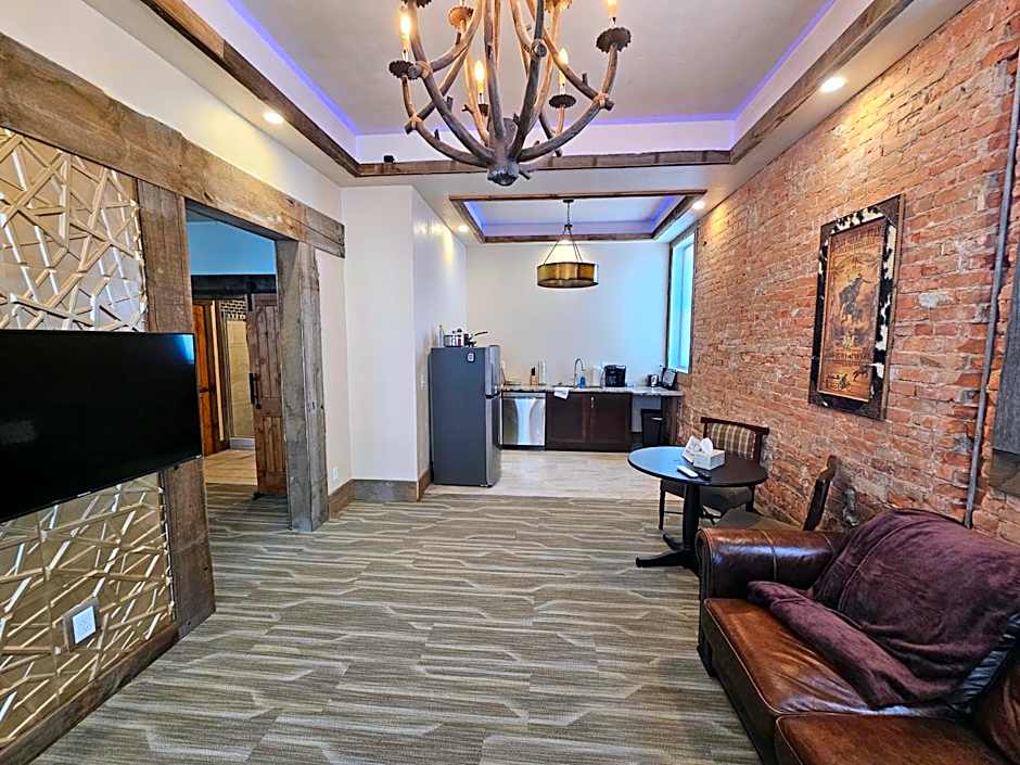 Eaglescape Suites and Event Center