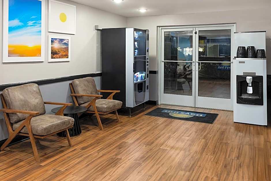 Days Inn by Wyndham Moosic