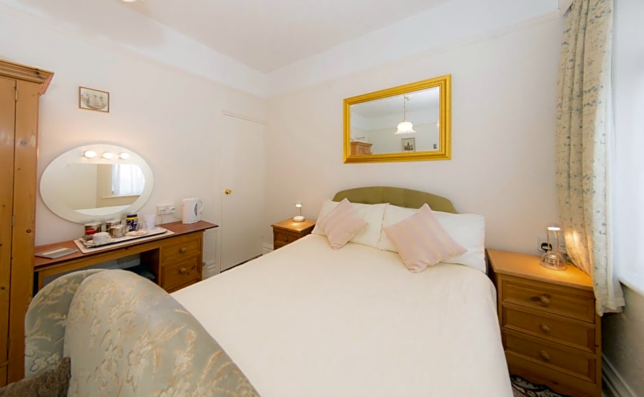 Shoreline Accommodation