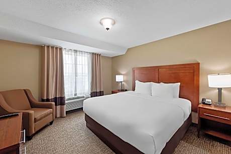 Standard Queen Room with Tub - Non-Smoking