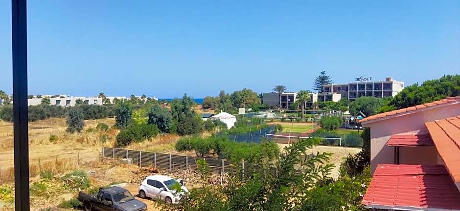 Cleo Rooms 250m from the beach