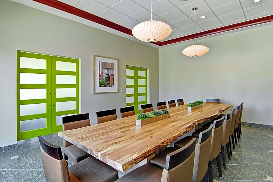 Hilton Garden Inn Ottawa Airport