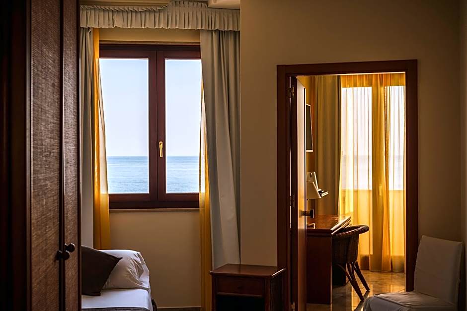 Hotel Ara Solis