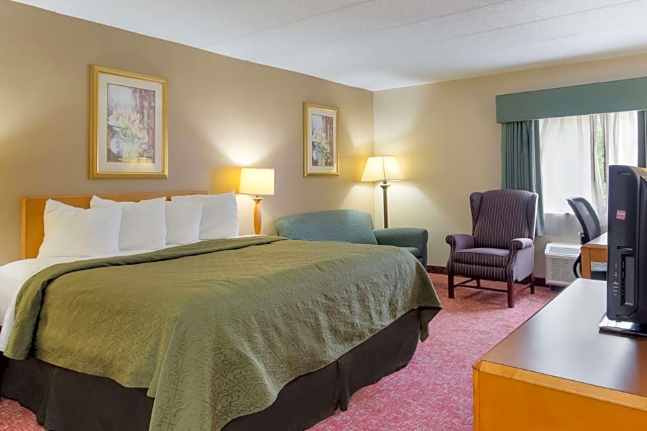 All Seasons Inn & Suites