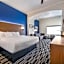 La Quinta Inn & Suites by Wyndham Alvin