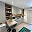 La Luna Petite Suite Deluxe Apartment with Pool & Jacuzzi, Bikes and Secured Parking