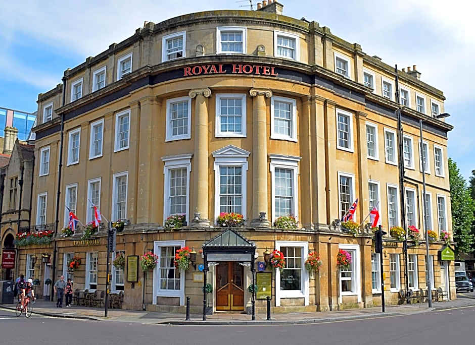 Photo 1 of 46 of Royal Hotel