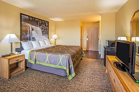 Queen Room - Disability Access/Non-Smoking