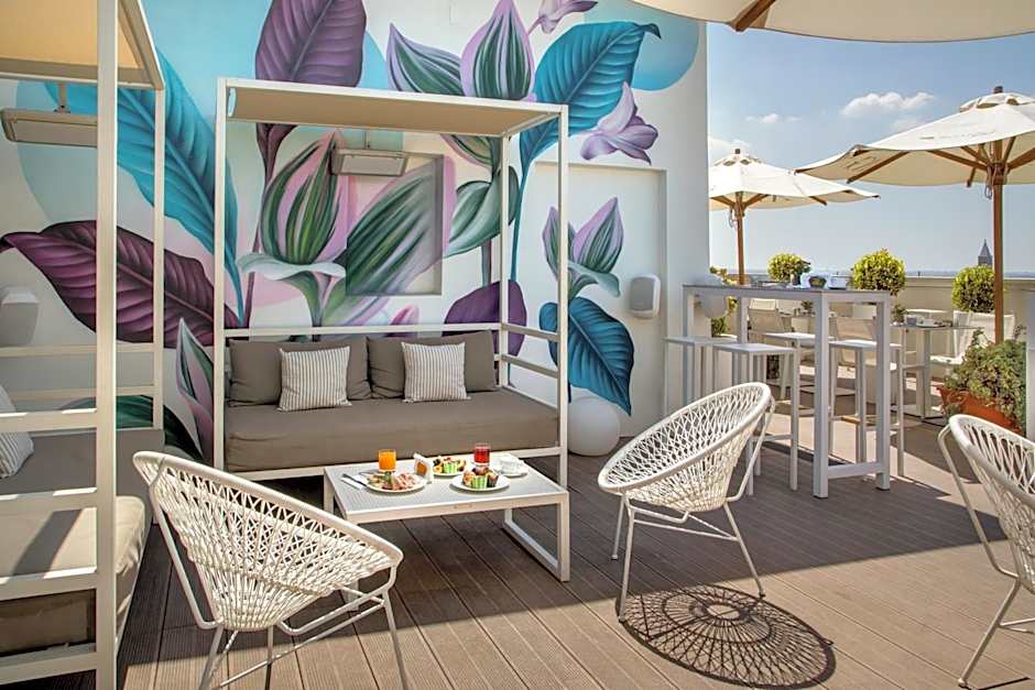 The Independent Hotel