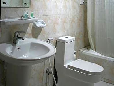 OYO 117 Majestic Hotel