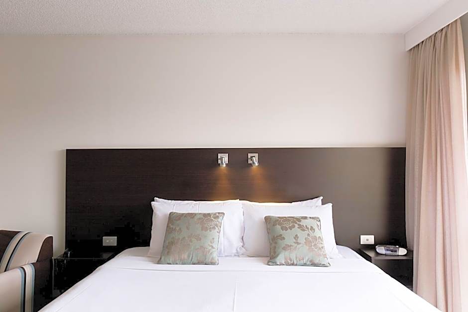 St Ives Motel Apartments