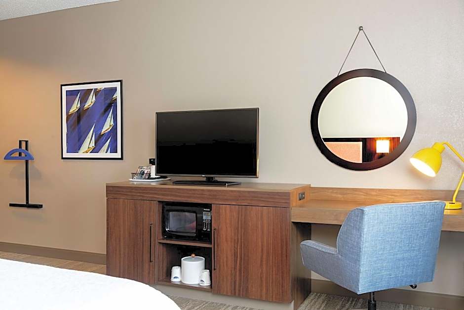 Hampton Inn By Hilton Warsaw