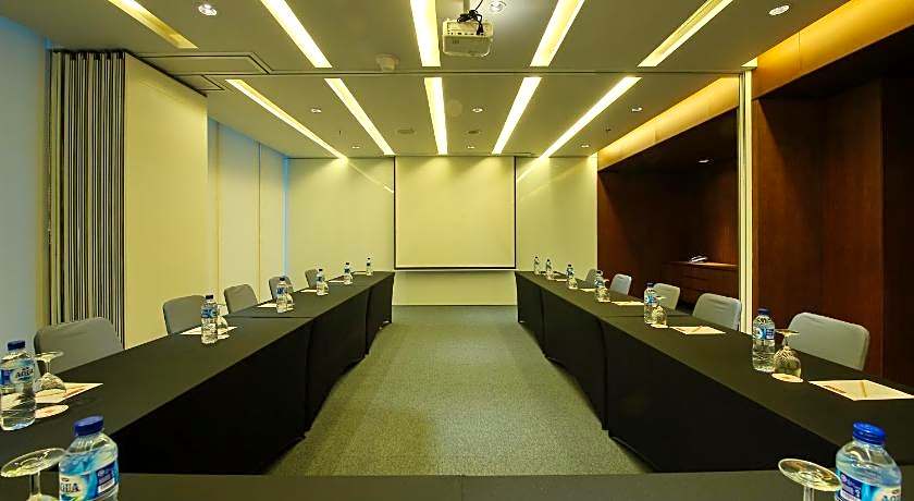 Ra Premiere Simatupang