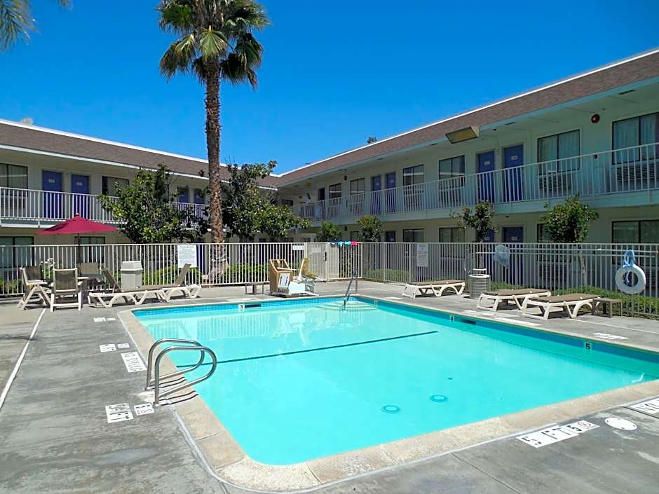 Motel 6-Temecula, CA - Historic Old Town