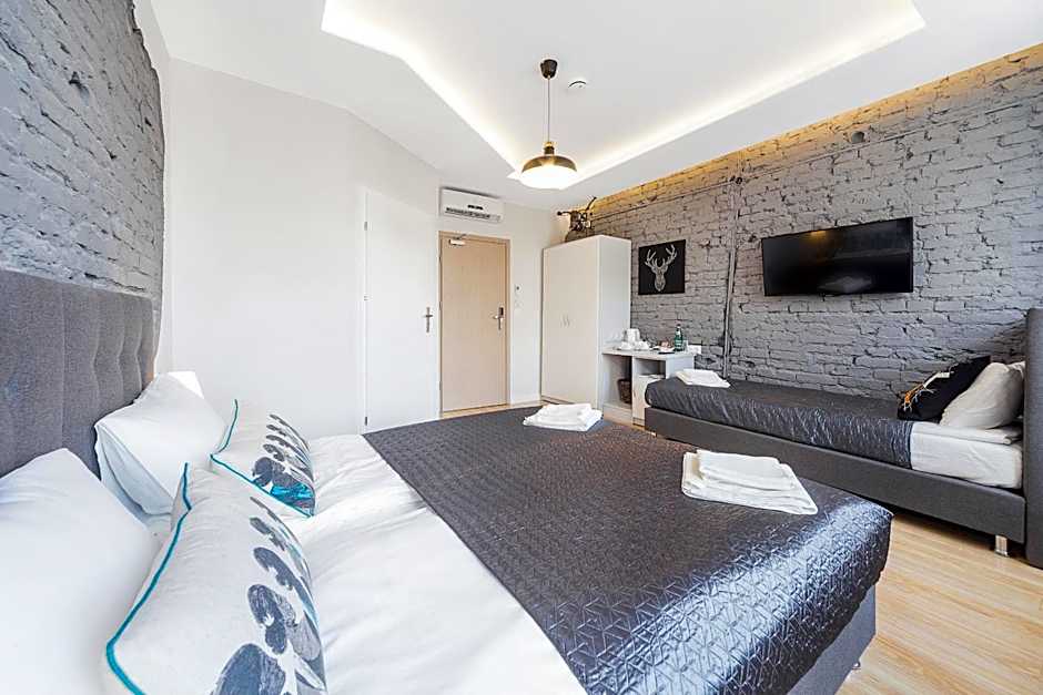 Six Suites, Old Town