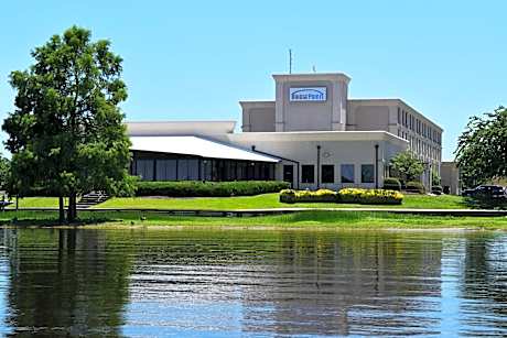 Bridgepointe Hotel & Marina