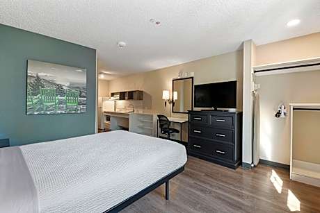 Queen studio with 1 Queen Bed - Disability Access/Non-Smoking