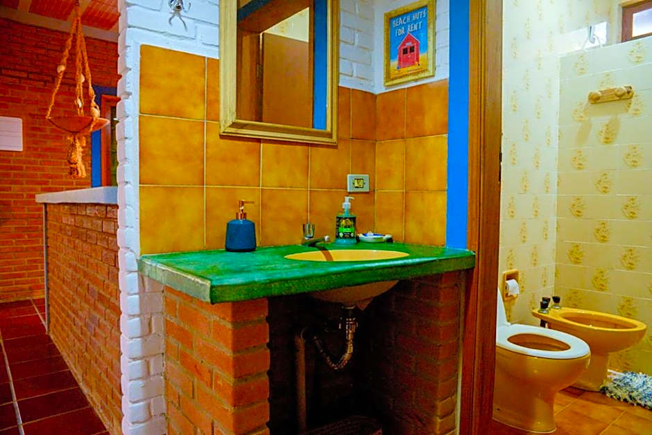 Otima casa c Wi Fi 8 min da praia Barequecaba SP