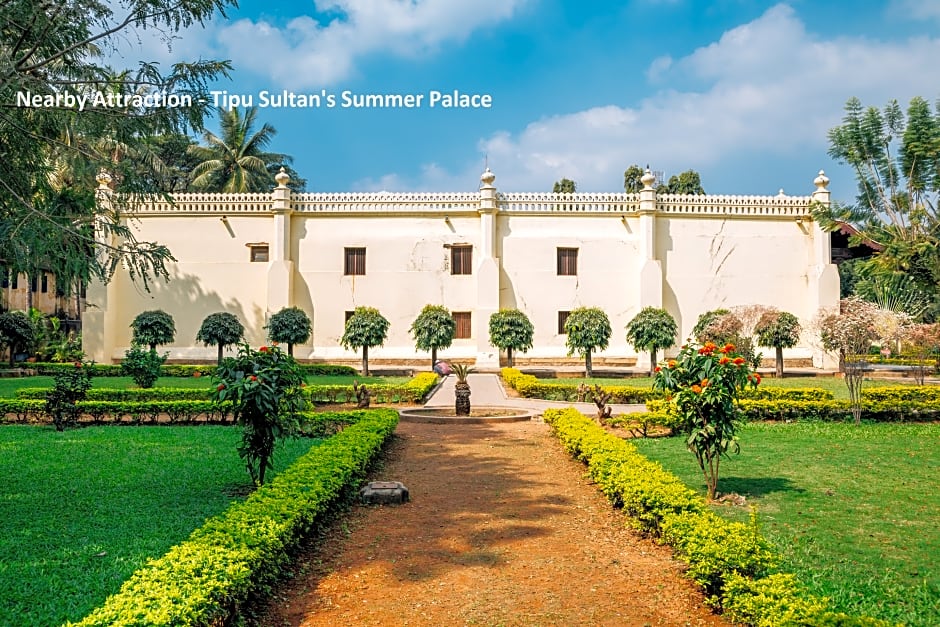 OYO 15358 Hotel Townhall