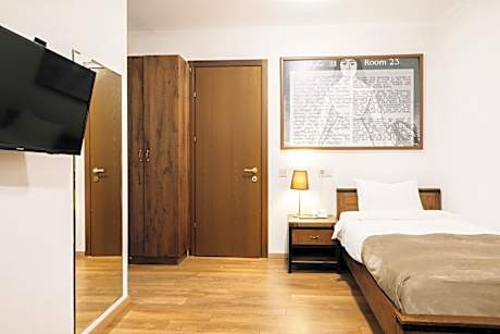 Standard Single Room with City View, Without Balcony