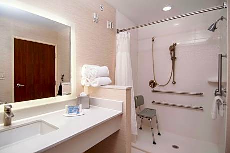 Room, 2 Queen Beds (Hearing Accessible)