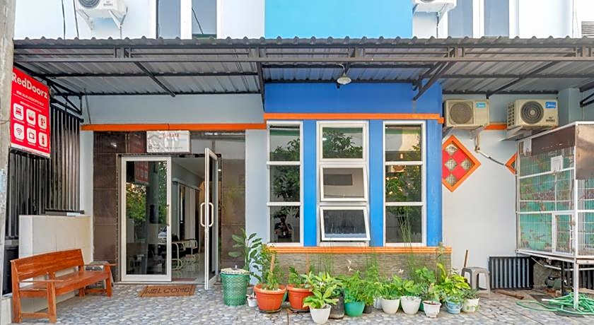 RedDoorz near Jalan Adi Sucipto Solo