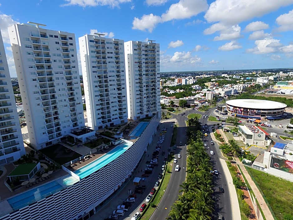 Suites Malecon Cancun