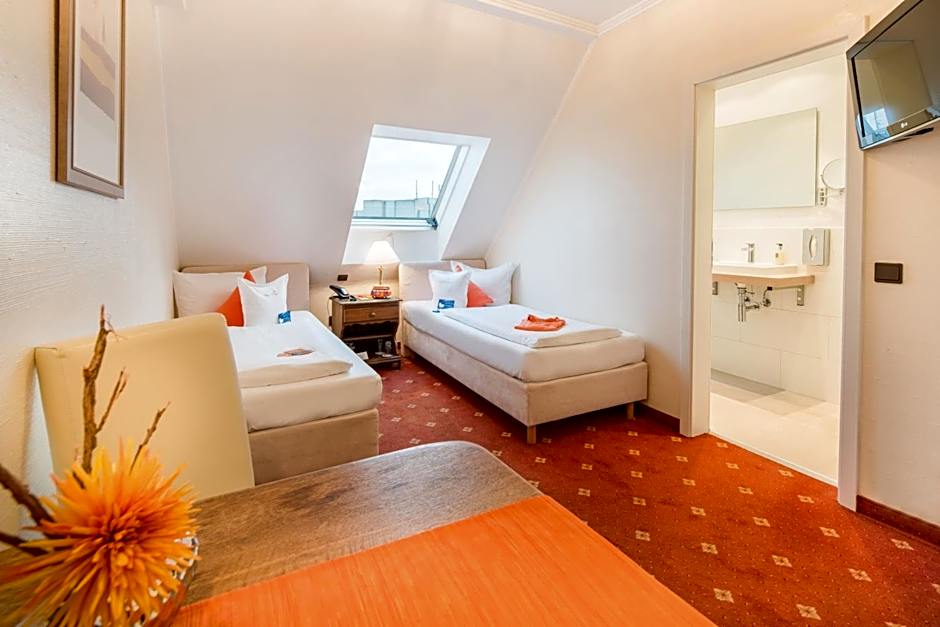 Airport Fashion Hotel