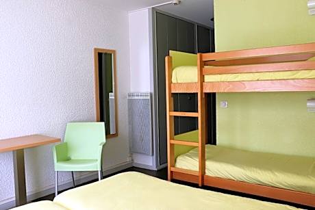 Quadruple Room with Terrace