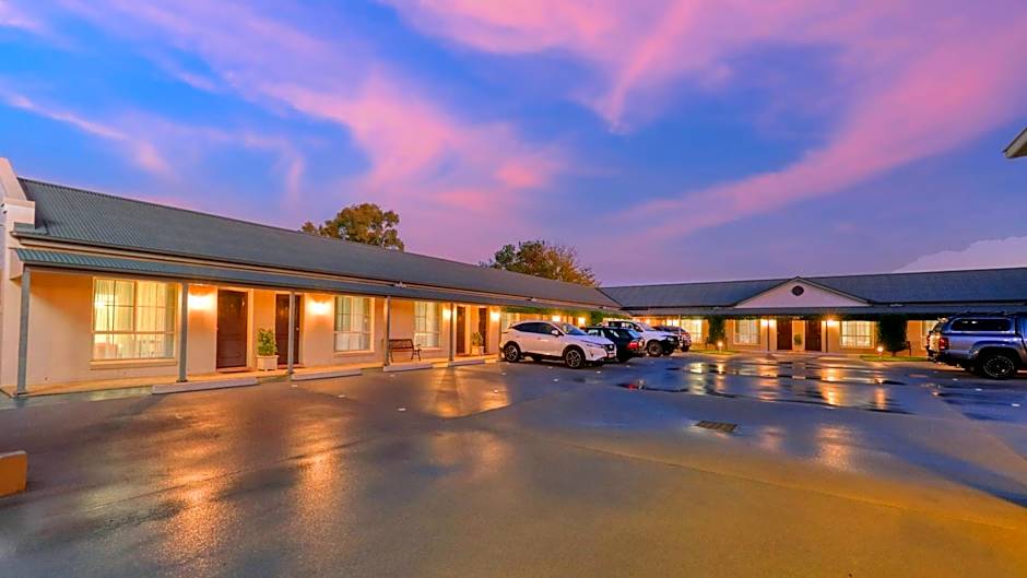 Breakout Motor Inn