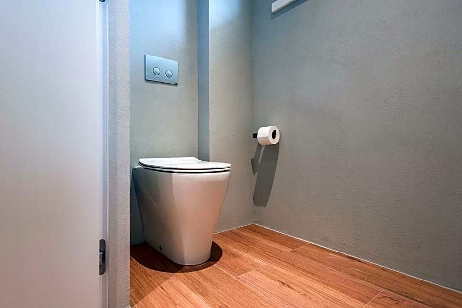 HOODY ACTIVE & HAPPINESS HOTEL