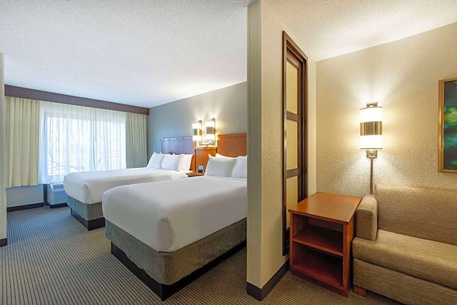 Wyndham Garden Kansas City Airport