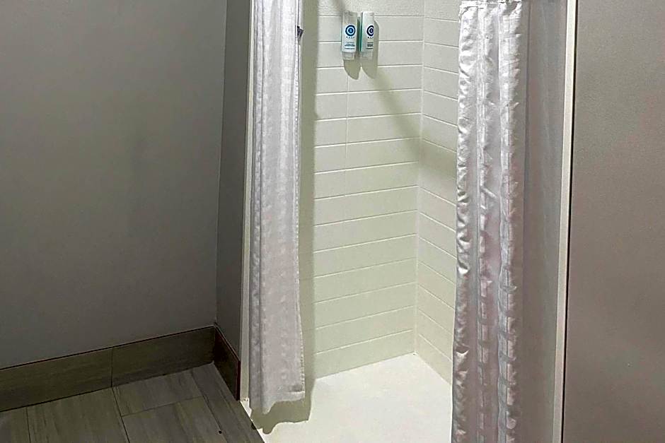 Comfort Inn and Suites Near Lake Guntersville