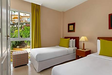 Classic Two Bedroom Apartment with Sea View