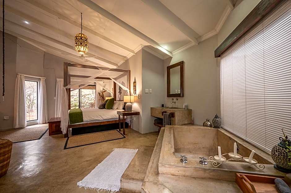 Foxy Crocodile Bush Lodge & Kruger Safari's - No Loadshedding