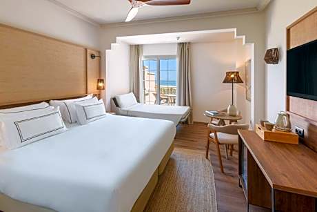 Family Room Sea View (3 Adults)