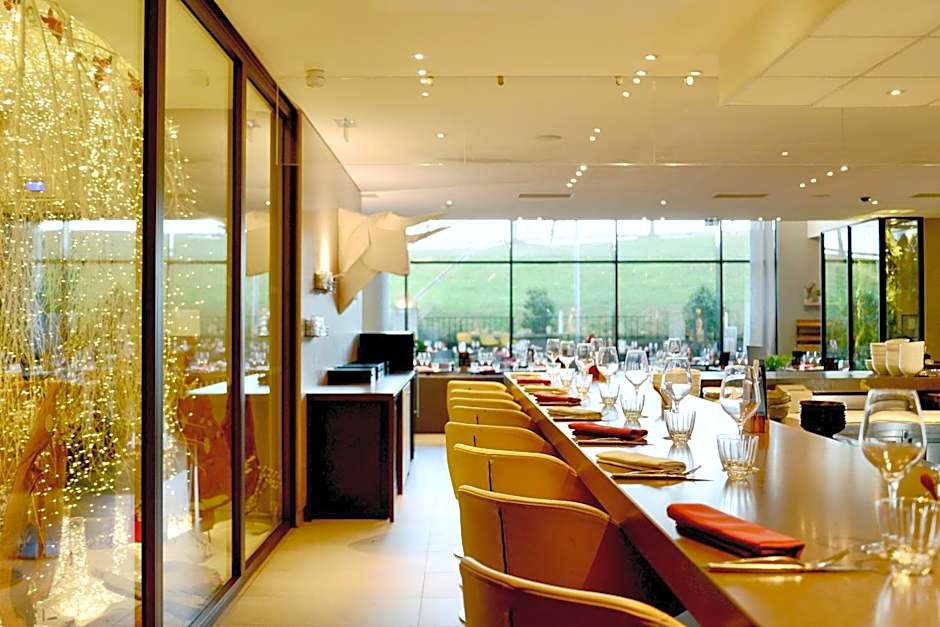 Radisson Blu CDG Airport Terminal Hotel, Paris